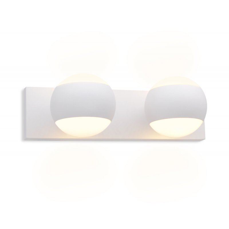 Белый настенный светильник 2 шара «Wall» FW573