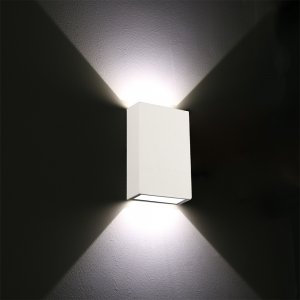 Белый уличный настенный светильник для подсветки стены «ALGOL»