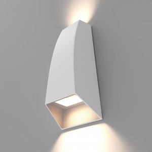Белый уличный настенный светильник для подсветки стены в 2 стороны