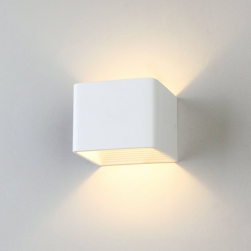 Настенный светильник для подсветки Corudo LED белый (MRL LED 1060)