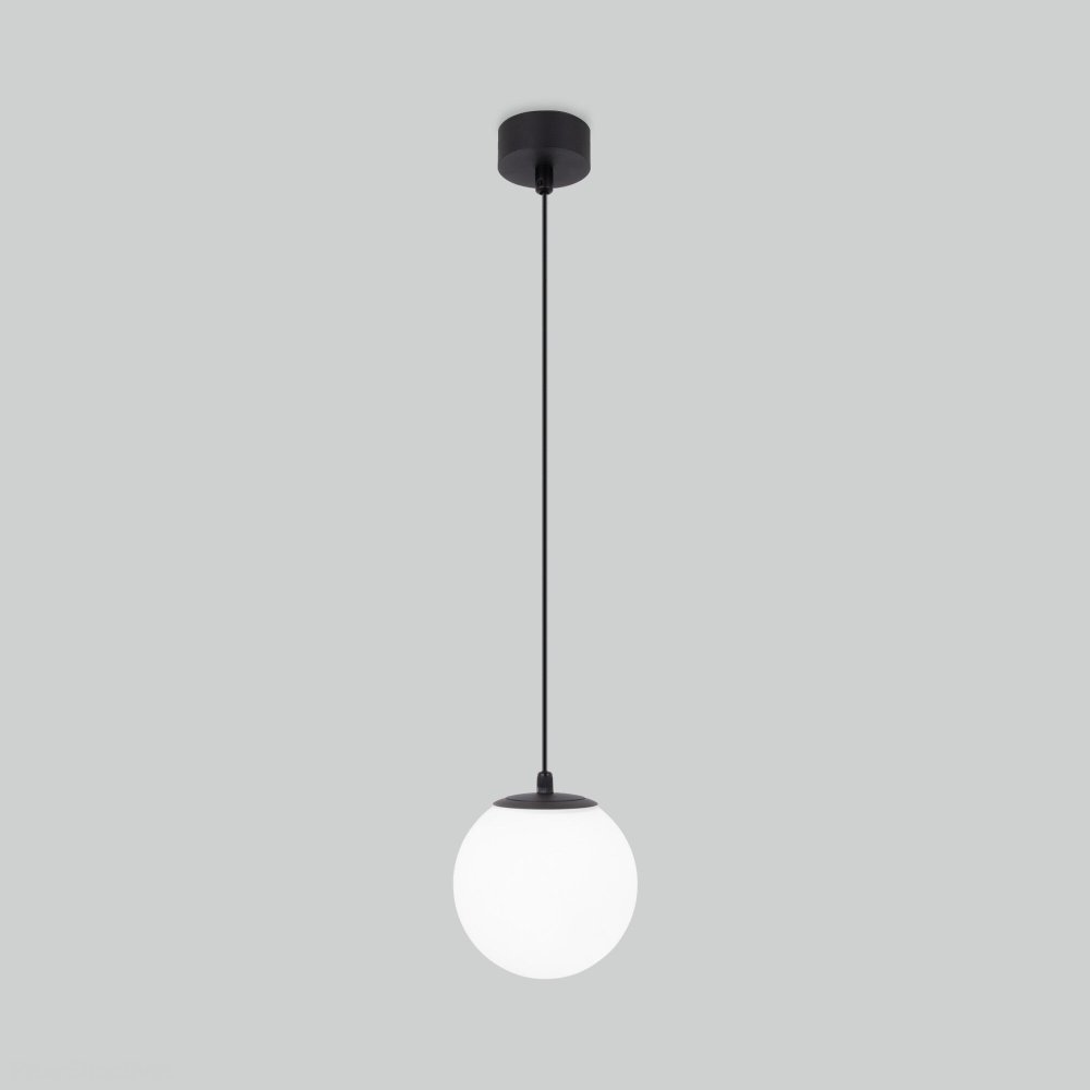 Чёрный уличный подвесной светильник с белым шаром Ø145мм Sfera H черный D150 (35158/H)