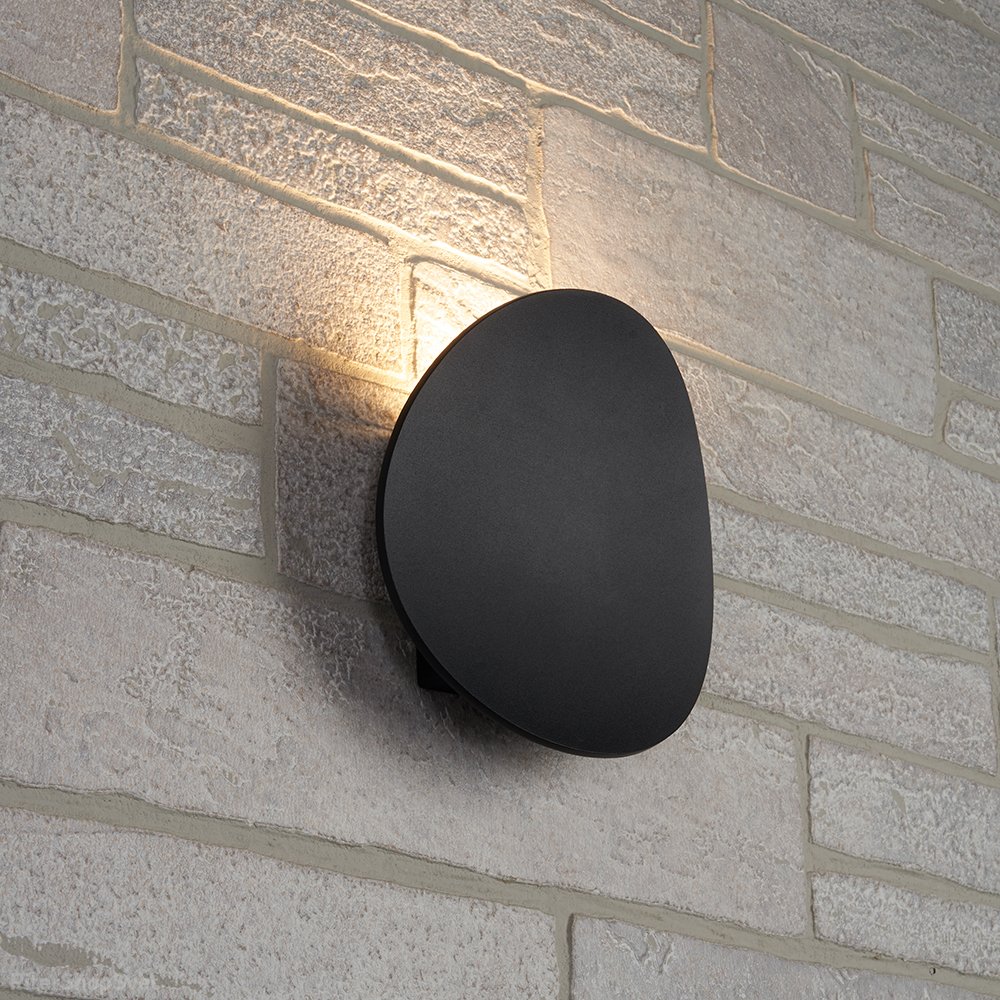Чёрный уличный настенный светильник для подсветки стены «Окленд DH507» 48366