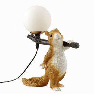 Настольная лампа белочка с веткой на плече «Squirrel»