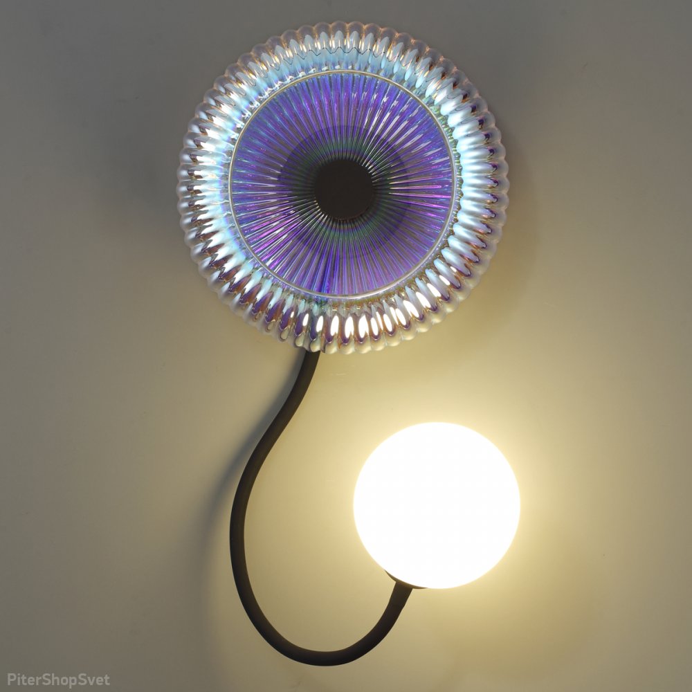 Гибкий настенный светильник с плафоном шар «Buny» 5013/1WB