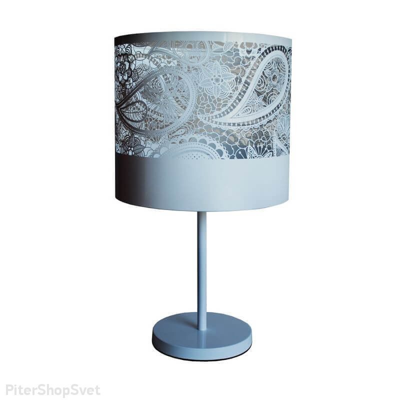 Белая настольная лампа с резным узором «Карвед» 39207.04.09.01C