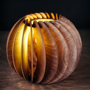 Деревянная настольная лампа сфера d18см палисандр «Сфера»